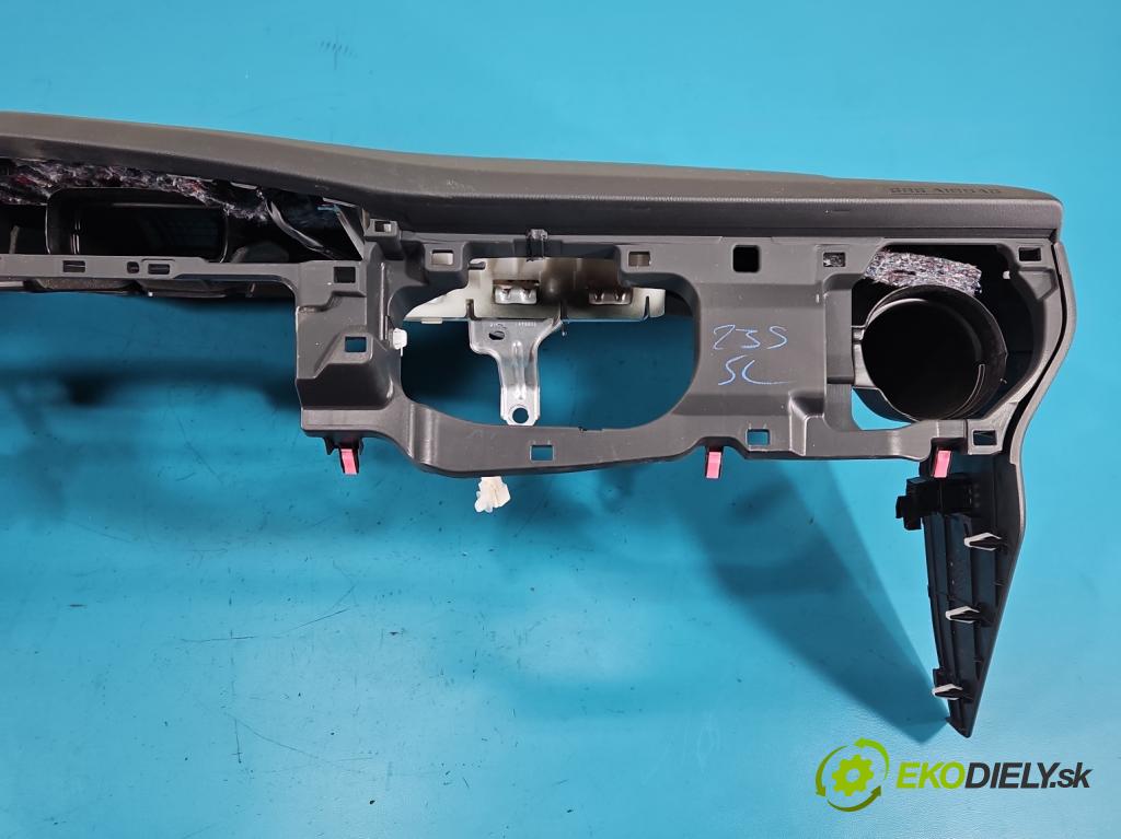 Toyota Auris II 2012-2018 1.6 16V 132  HP manual 97 kW 1598 cm3 5- kokpit,pristrojová doska rozdeľovacia