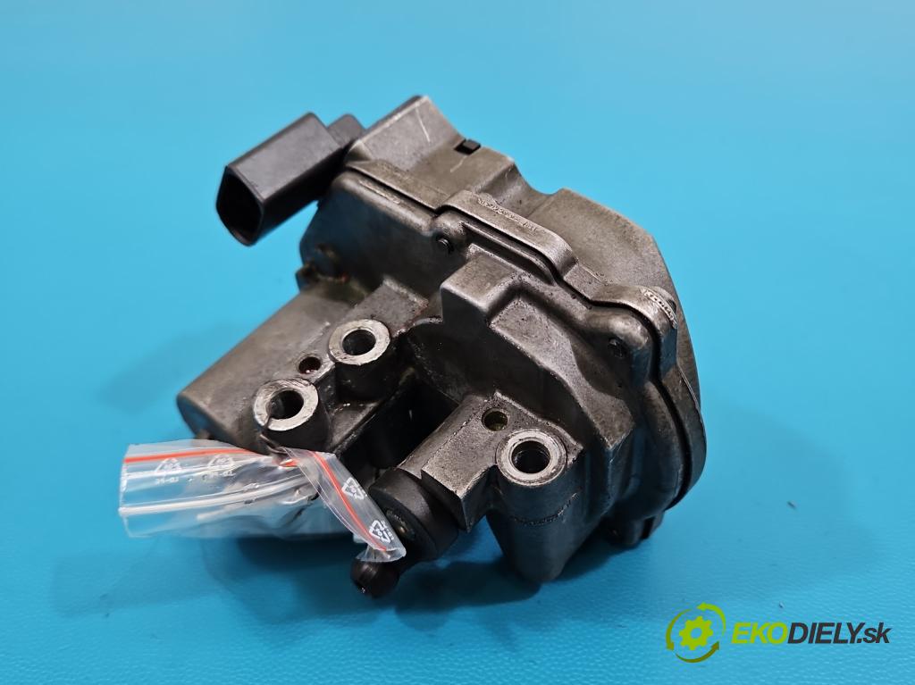 Audi A4 B7 2004-2008 3.0 tdi BKN: 204 hp automatic 150 kW 2967 cm3 5- Ovladač: klapky: kolektora: A2C53308513 (Motorek ostatní)