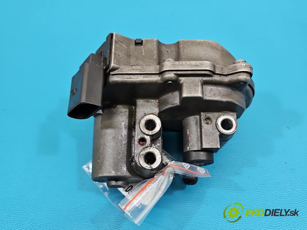 Audi A4 B7 2004-2008 3.0 tdi BKN: 204 HP automatic 150 kW 2967 cm3 5- Ovladač: klapky: kolektor A2C53308513 (Motorček ostatné)