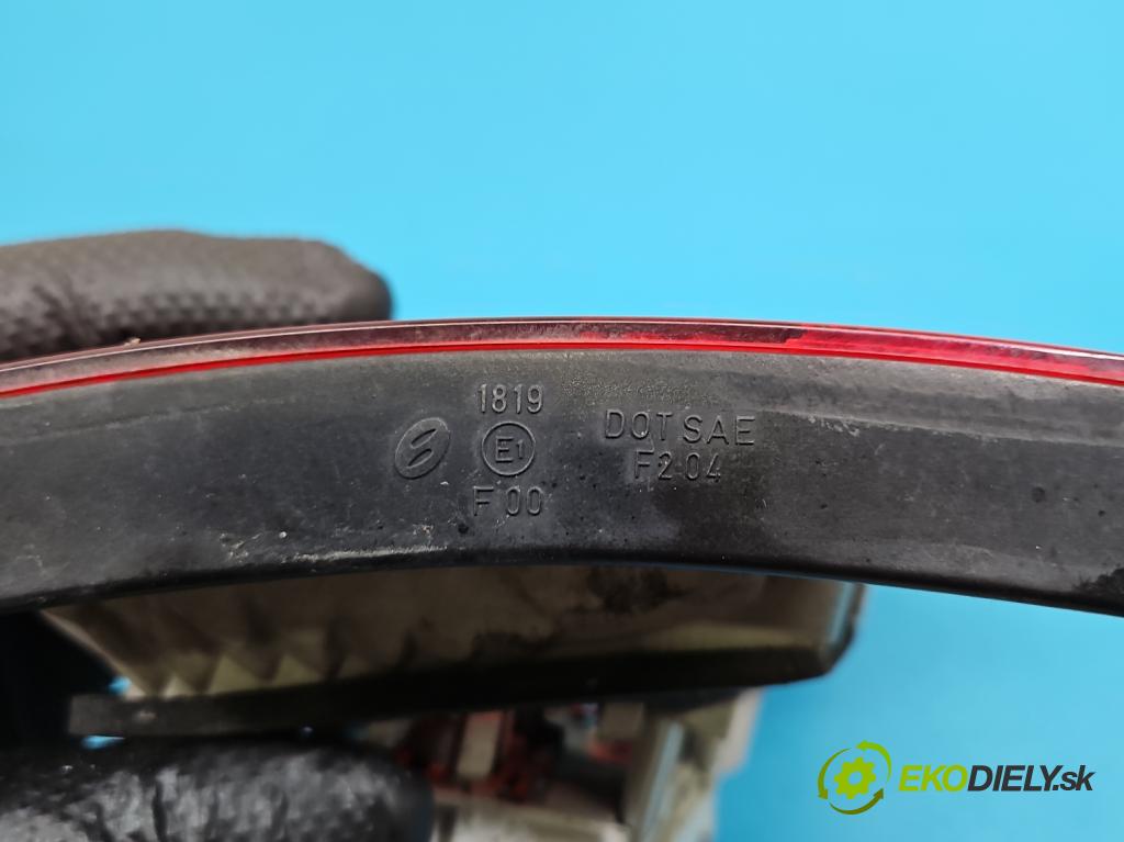 Audi A4 B7 2004-2008 3.0 tdi BKN: 204 HP automatic 150 kW 2967 cm3 5- svetlo / reflektor zadné ľavé  (Kľučka dverí ostatné)