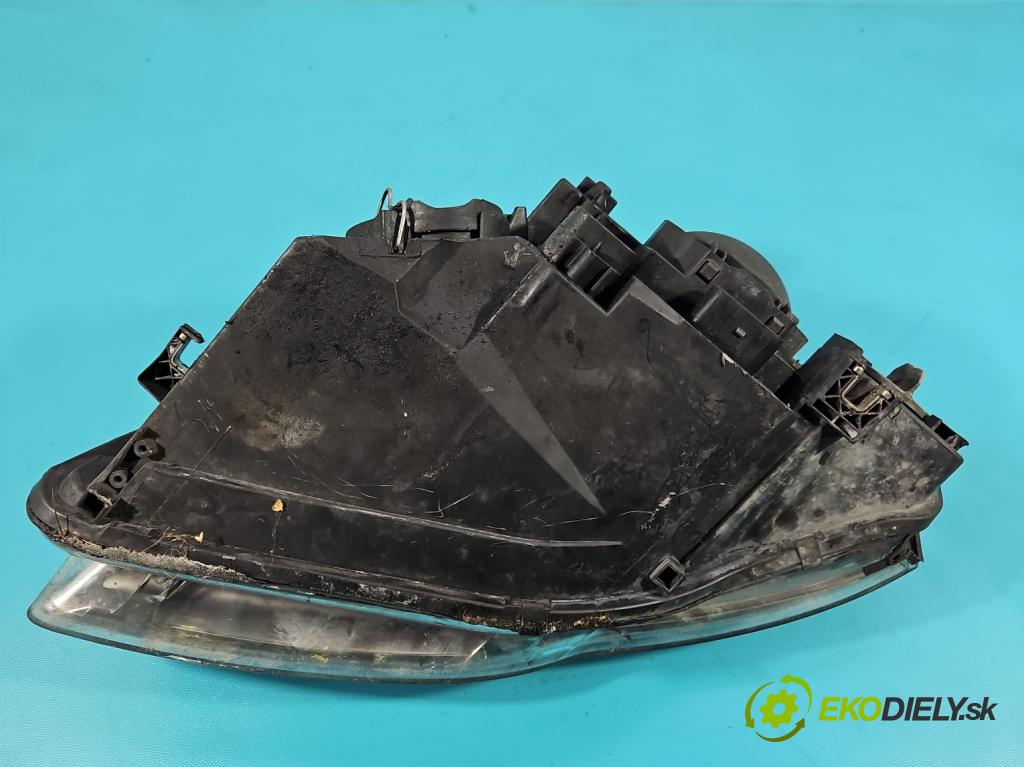 Audi A4 B7 2004-2008 3.0 tdi BKN: 204 HP automatic 150 kW 2967 cm3 5- Reflektor: pravý  (Svetlo predné pravé)