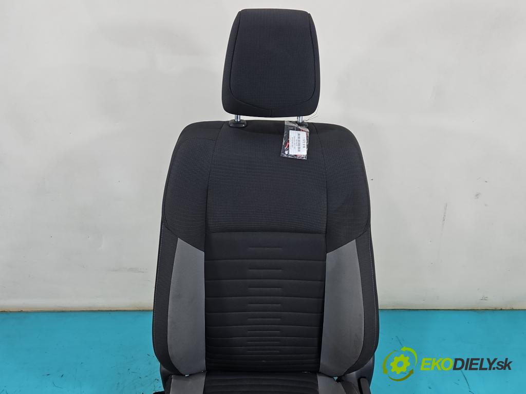 Toyota Auris II 2012-2018 1.6 16V 132  HP manual 97 kW 1598 cm3 5- Sedačka ľavý  (Sedadlo)