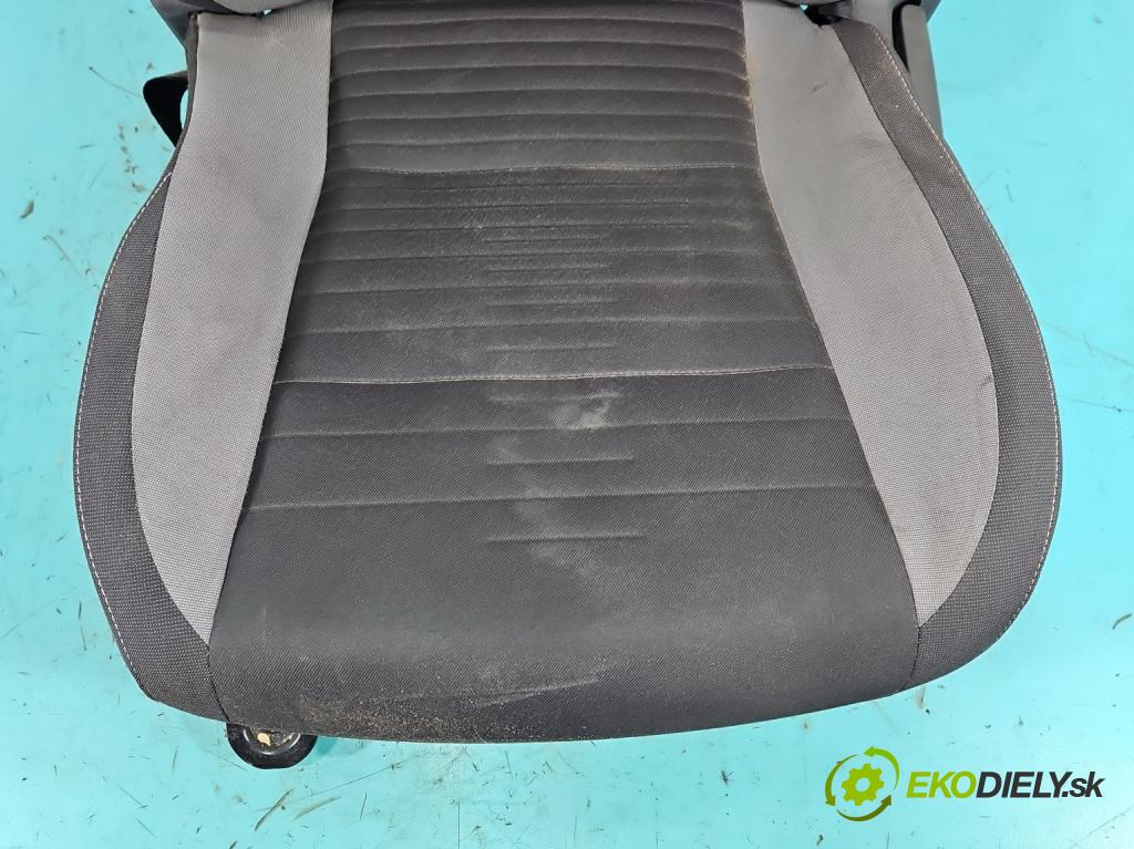 Toyota Auris II 2012-2018 1.6 16V 132  HP manual 97 kW 1598 cm3 5- Sedačka ľavý  (Sedadlo)