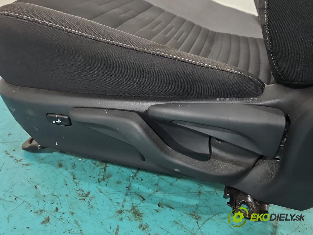 Toyota Auris II 2012-2018 1.6 16V 132  HP manual 97 kW 1598 cm3 5- Sedačka ľavý  (Sedadlo)