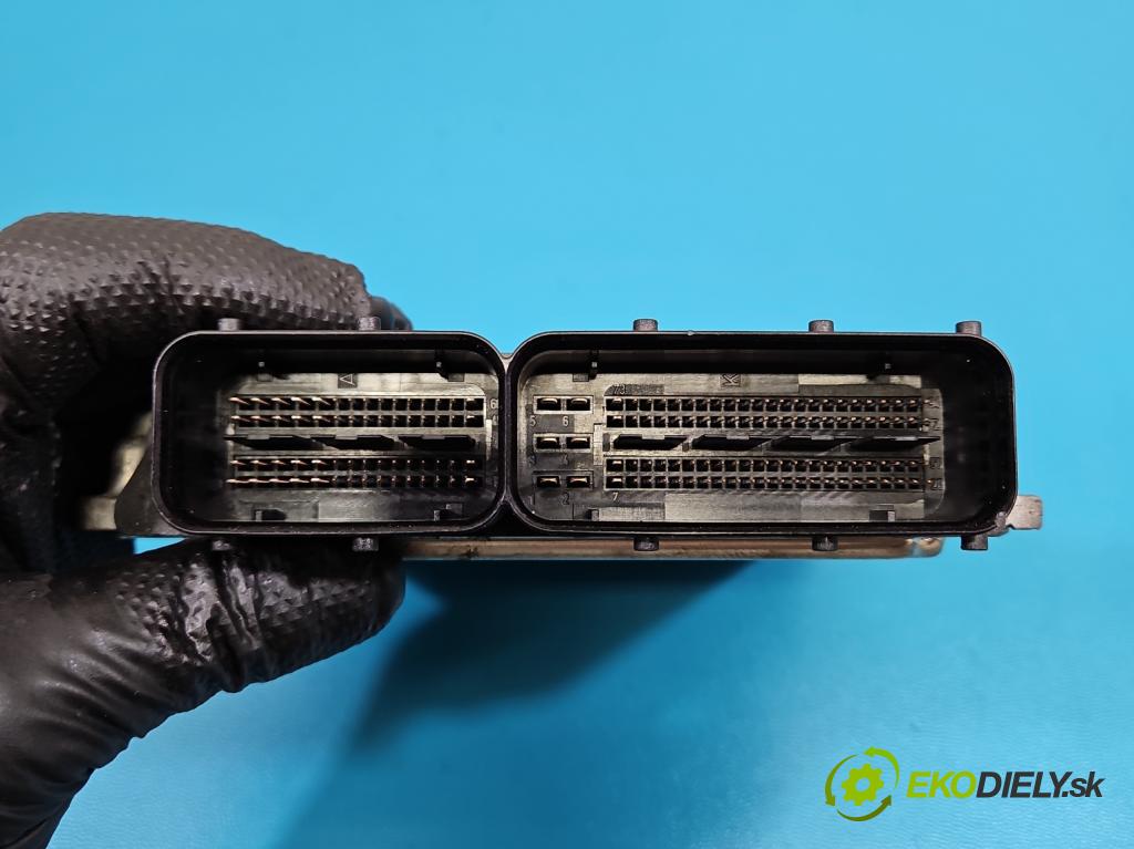 Audi A4 B7 2004-2008 3.0 tdi 204 hp automatic 150 kW 2967 cm3 5- řídící jednotka motoru 8E0907401AJ