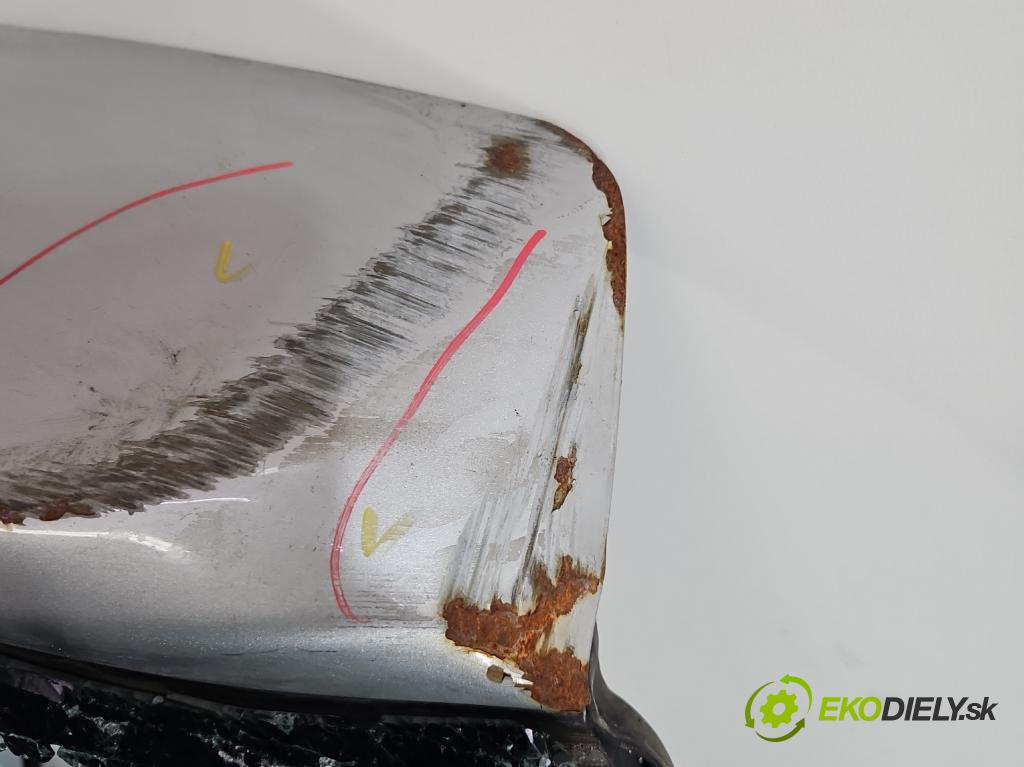 Toyota Auris II 2012-2018 1.6 16V 132  HP manual 97 kW 1598 cm3 5- zadna kufor  (Kapota zadná (kufor))