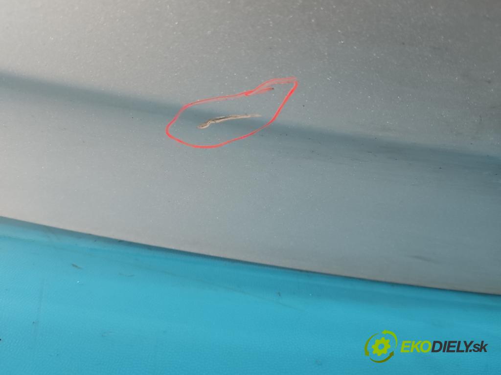 Toyota Auris II 2012-2018 1.6 16V 132  HP manual 97 kW 1598 cm3 5- zadna kufor  (Kapota zadná (kufor))