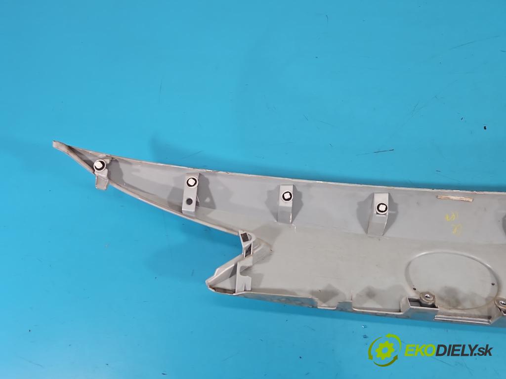 Toyota Auris II 2012-2018 1.6 16V 132  HP manual 97 kW 1598 cm3 5- zaslepka: zadné 76811-02830