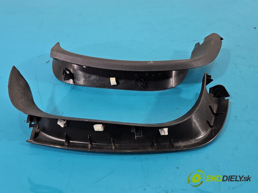 Toyota Auris II 2012-2018 1.6 16V 132  HP manual 97 kW 1598 cm3 5- Čalounictví: kufrové dvere 08824