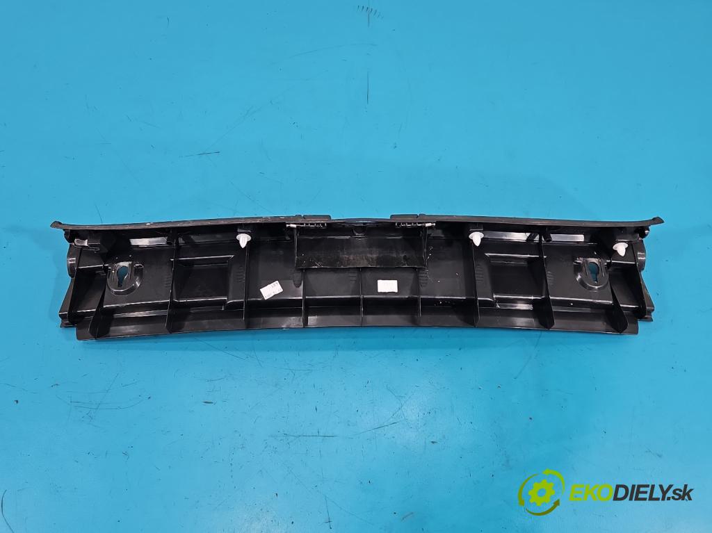 Toyota Auris II 2012-2018 1.6 16V 132  HP manual 97 kW 1598 cm3 5- kryt plast 58387-02190