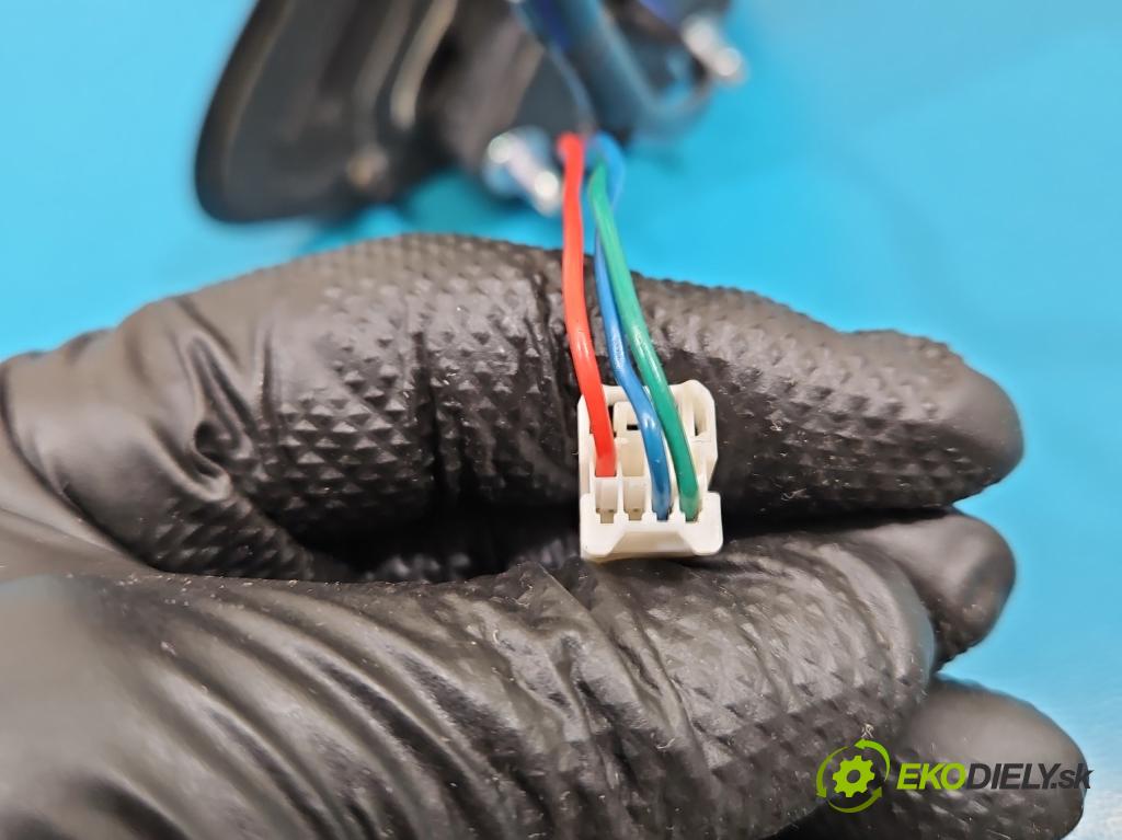 Nissan Juke I 2010-2019 1.5 dci K9K 110 HP manual 81 kW 1461 cm3 5- zrkadlo pravé  (Kľučka dverí ostatné)