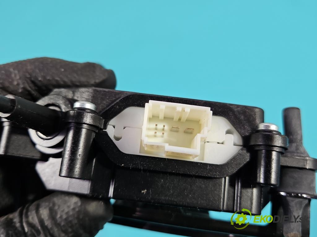 Bmw 3 F30 2011-2018 2.0d N47D20 184hp automatic 135 kW 1995 cm3 5- zámok kufrové dvere zadné 726951607