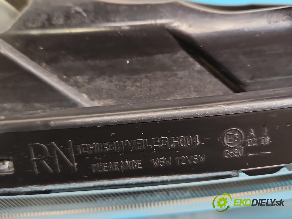 Nissan Juke I 2010-2019 1.5 dci K9K 110 HP manual 81 kW 1461 cm3 5- Reflektor: pravý FACM0110000UK (Svetlo predné pravé)