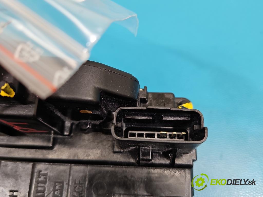 Nissan Juke I 2010-2019 1.5 dci K9K 110 HP manual 81 kW 1461 cm3 5- zámok zadné pravý