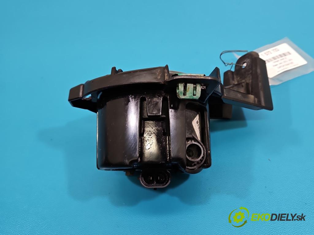 Nissan Juke I 2010-2019 1.5 dci K9K 110 HP manual 81 kW 1461 cm3 5- Halogen pravý 89208203 (Kľučka dverí ostatné)