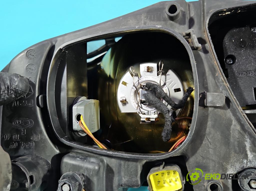 Chrysler Voyager IV 2000-2007 2.8 crd: 150 HP automatic 110 kW 2776 cm3 5- Reflektor: pravý 04857830ACI (Svetlo predné pravé)