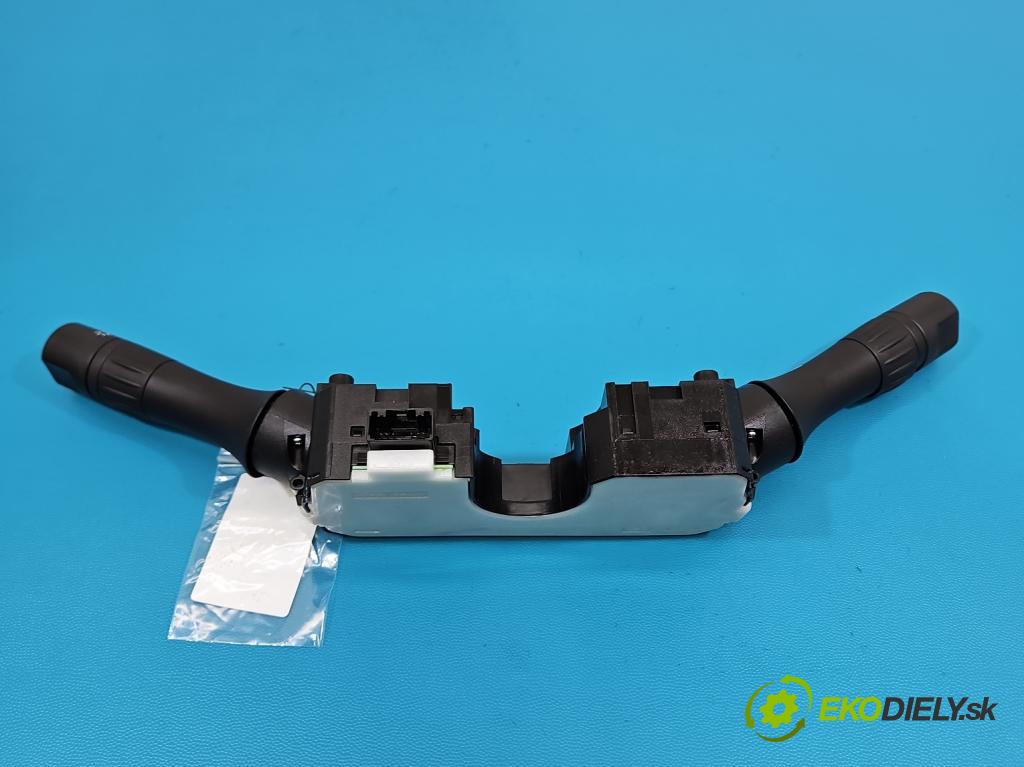 Nissan Juke I 2010-2019 1.5 dci K9K 110 HP manual 81 kW 1461 cm3 5- prepínač komplex:  (Prepínacie páčky pod volantom)