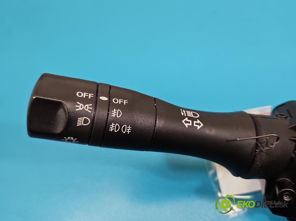 Nissan Juke I 2010-2019 1.5 dci K9K 110 HP manual 81 kW 1461 cm3 5- prepínač komplex:  (Prepínacie páčky pod volantom)