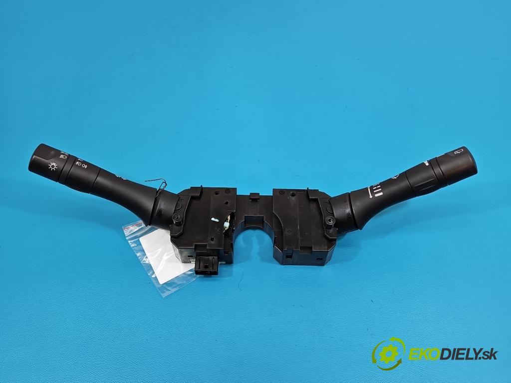 Nissan Juke I 2010-2019 1.5 dci K9K 110 HP manual 81 kW 1461 cm3 5- prepínač komplex:  (Prepínacie páčky pod volantom)