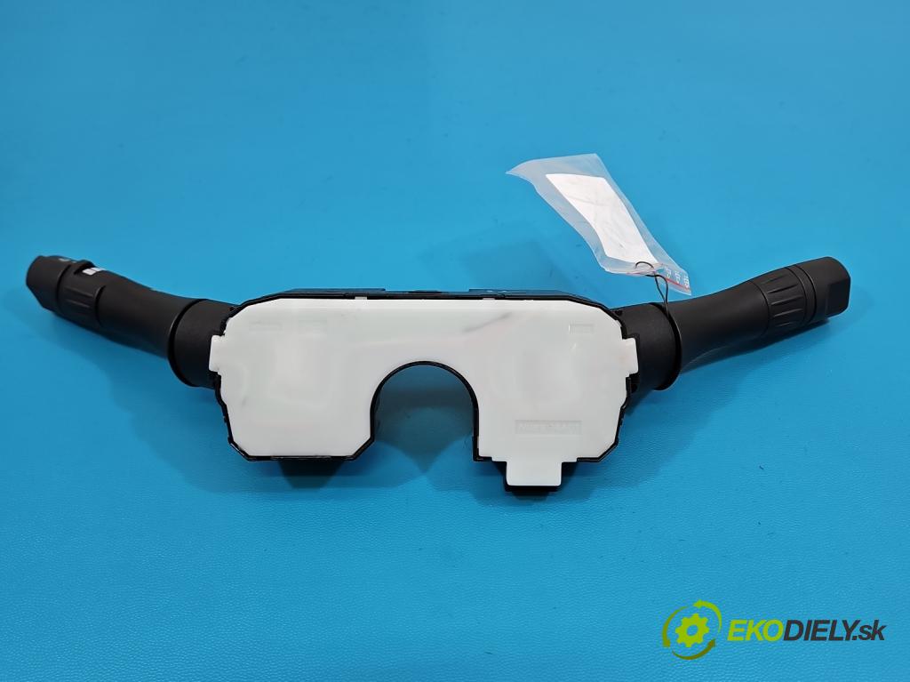 Nissan Juke I 2010-2019 1.5 dci K9K 110 HP manual 81 kW 1461 cm3 5- prepínač komplex:  (Prepínacie páčky pod volantom)