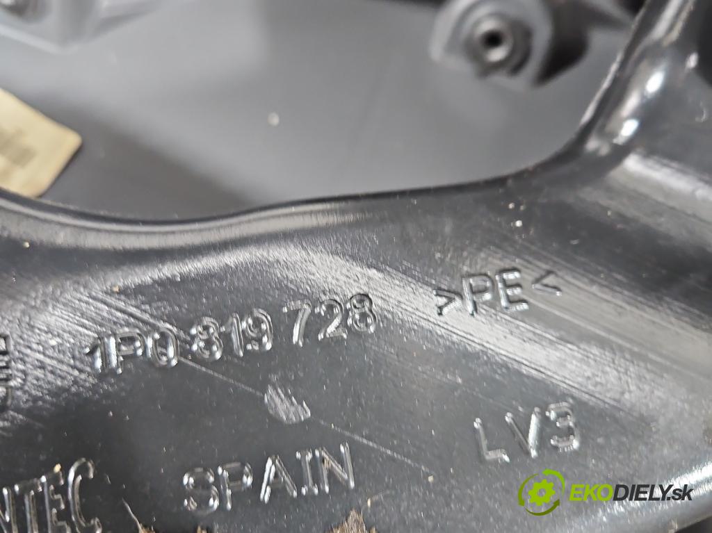 Seat Leon II 2005-2012 1.6 SR 102 HP manual 75 kW 1595 cm3 5- kokpit,pristrojová doska rozdeľovacia