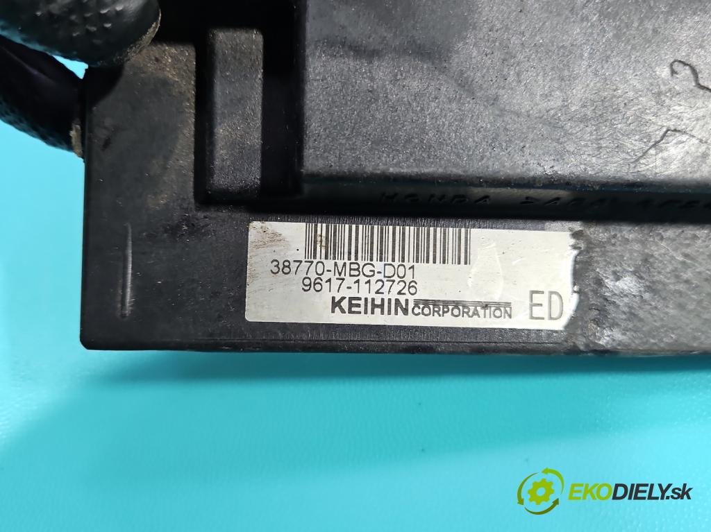 Honda VFR 800 1998-2001 0.8b 109 HP manual 80 kW 781 cm3 2- riadiaca jednotka motora 38770-MBG-D01