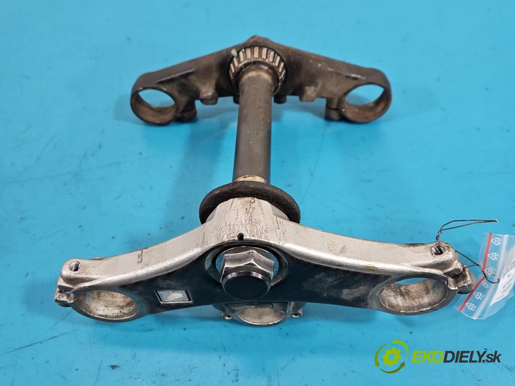 Honda VFR 800 1998-2001 0.8b 109 hp manual 80 kW 781 cm3 2- Rám: 