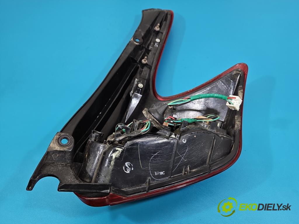 Nissan Juke I 2010-2019 1.5 dci K9K 110 HP manual 81 kW 1461 cm3 5- svetlo / reflektor zadné ľavé  (Kľučka dverí ostatné)