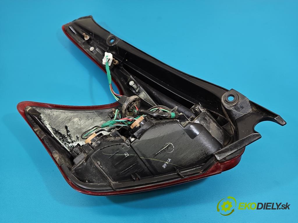 Nissan Juke I 2010-2019 1.5 dci K9K 110 HP manual 81 kW 1461 cm3 5- svetlo / reflektor zadné pravé  (Kľučka dverí ostatné)