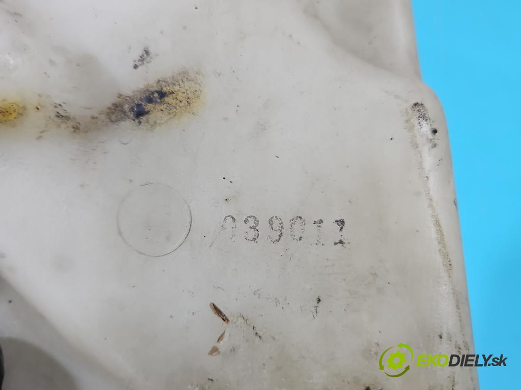 Honda VFR 800 1998-2001 0.8b 109 HP manual 80 kW 781 cm3 2- Nádrž: kompenzačné: