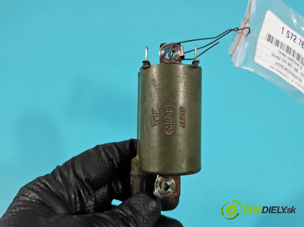 Honda VFR 800 1998-2001 0.8b 109 hp manual 80 kW 781 cm3 2- cívka zapalovací XC05FMGC (Zážehová cívka)