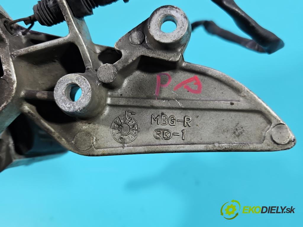 Honda VFR 800 1998-2001 0.8b 109 HP manual 80 kW 781 cm3 2- Upevnenie: