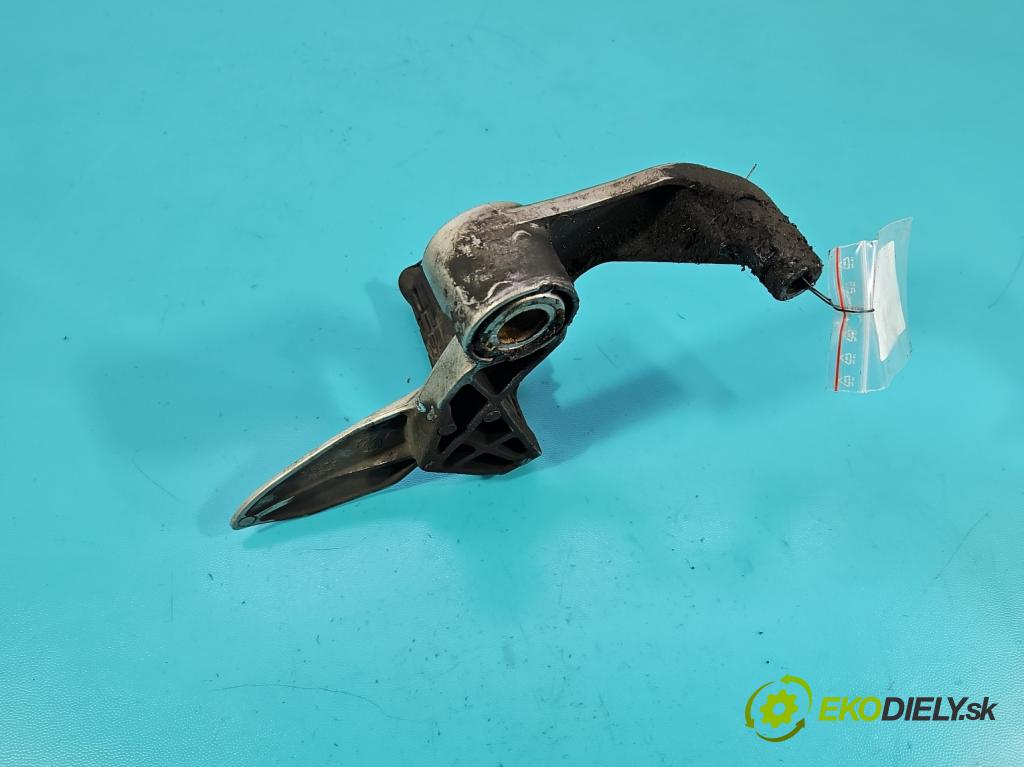 Honda VFR 800 1998-2001 0.8b 109 HP manual 80 kW 781 cm3 2- Upevnenie: