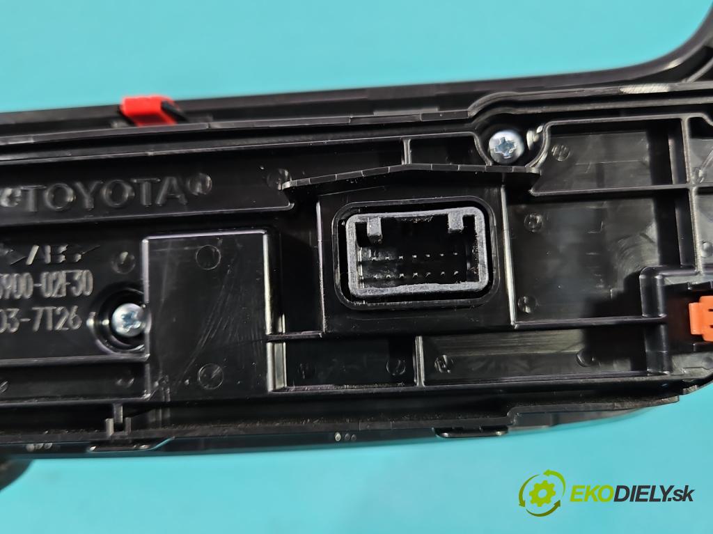 Toyota Corolla E21 2019- 1.5 12V 125 HP automatic 92 kW 1490 cm3 4- panel kúrenia 55900-02F30