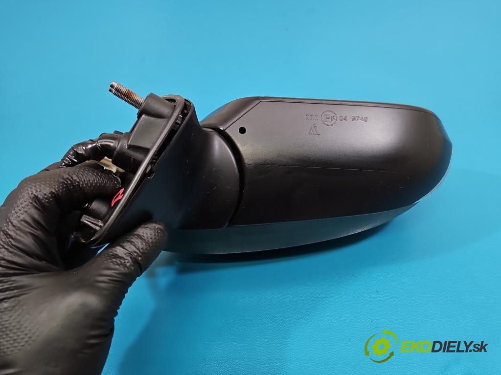 Toyota Corolla E21 2019- 1.5 12V 125 HP automatic 92 kW 1490 cm3 4- zrkadlo pravé  (Kľučka dverí ostatné)