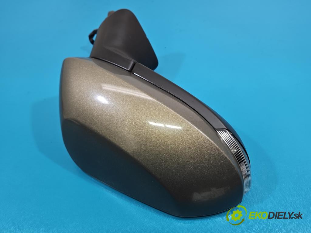 Toyota Corolla E21 2019- 1.5 12V 125 HP automatic 92 kW 1490 cm3 4- zrkadlo pravé  (Kľučka dverí ostatné)