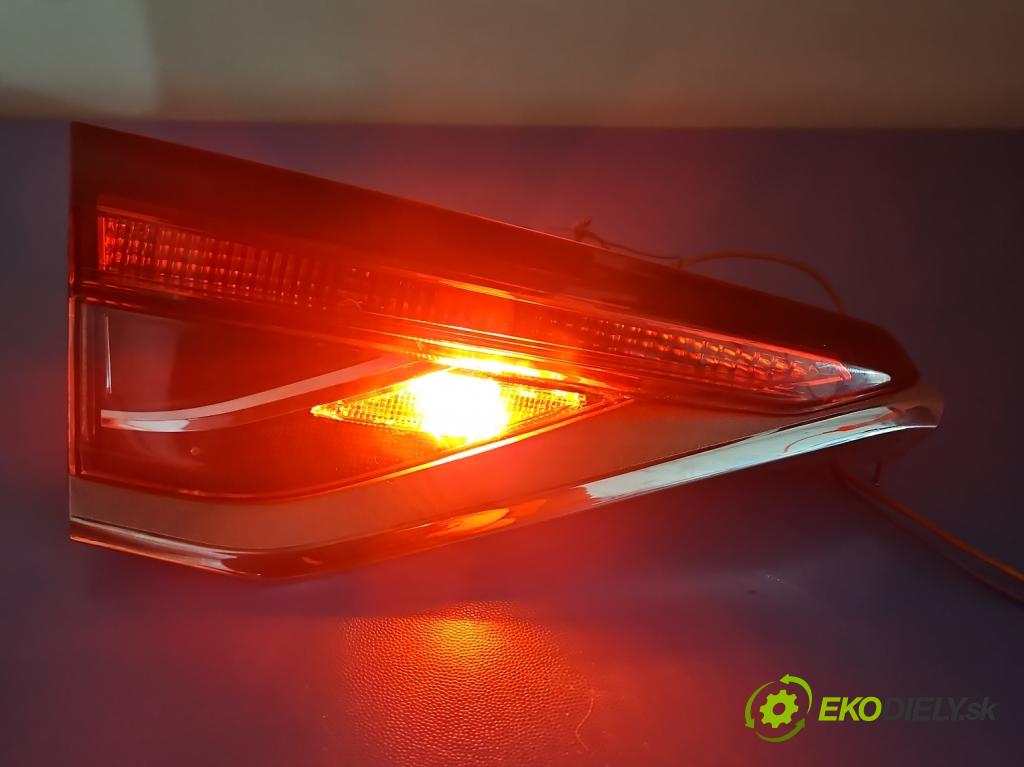 Toyota Corolla E21 2019- 1.5 12V 125 HP automatic 92 kW 1490 cm3 4- svetlo / reflektor zadné ľavé 81590-02C21-00 (Kľučka dverí ostatné)