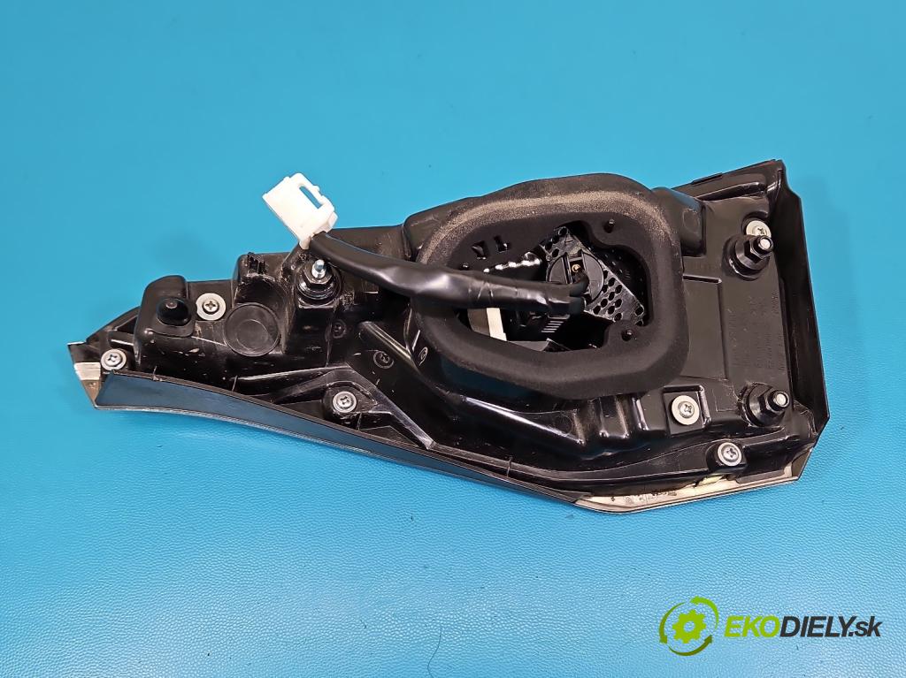 Toyota Corolla E21 2019- 1.5 12V 125 HP automatic 92 kW 1490 cm3 4- svetlo / reflektor zadné ľavé 81590-02C21-00 (Kľučka dverí ostatné)