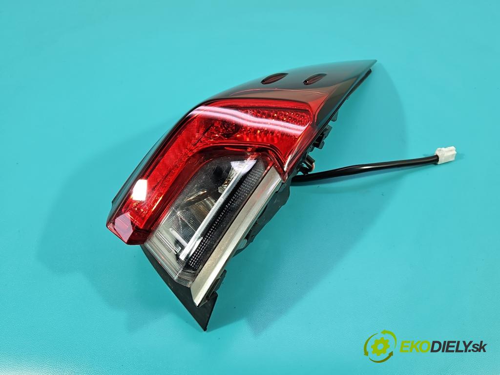 Toyota Corolla E21 2019- 1.5 12V 125 HP automatic 92 kW 1490 cm3 4- svetlo / reflektor zadné pravé 81550-02D11-00 (Kľučka dverí ostatné)