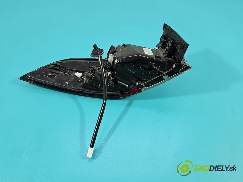 Toyota Corolla E21 2019- 1.5 12V 125 HP automatic 92 kW 1490 cm3 4- svetlo / reflektor zadné pravé 81550-02D11-00 (Kľučka dverí ostatné)