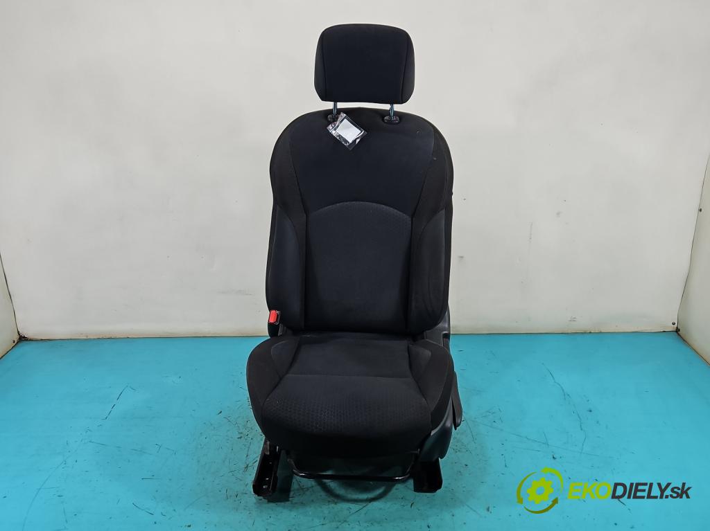Nissan Juke I 2010-2019 1.5 dci 110 hp manual 81 kW 1461 cm3 5- Sedadlo levý  (Sedadlo)