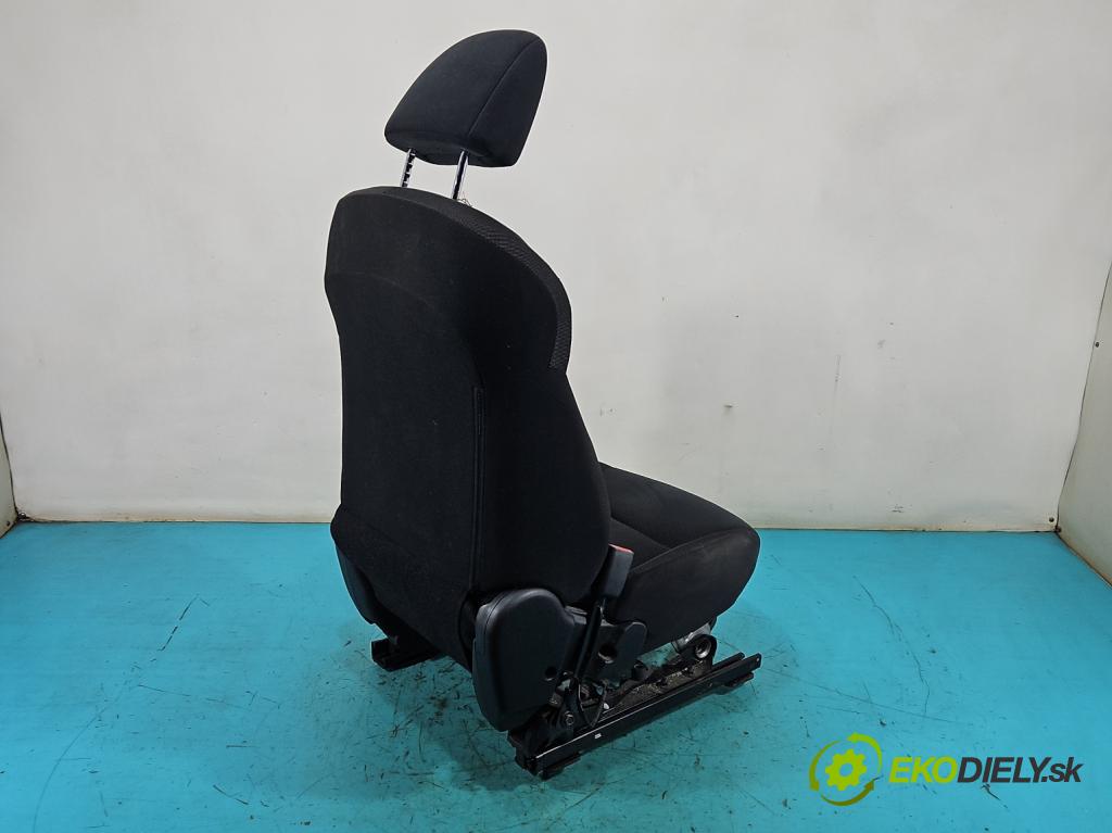 Nissan Juke I 2010-2019 1.5 dci 110 HP manual 81 kW 1461 cm3 5- Sedačka ľavý  (Sedadlo)