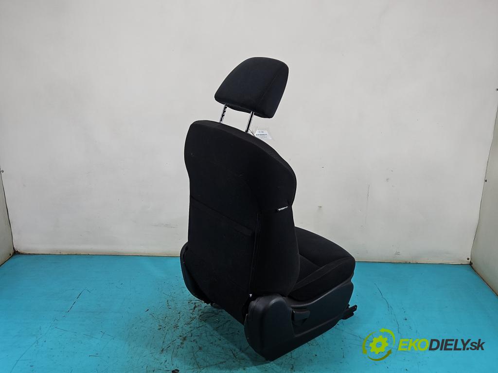 Nissan Juke I 2010-2019 1.5 dci 110 HP manual 81 kW 1461 cm3 5- Sedačka pravý  (Sedadlo)