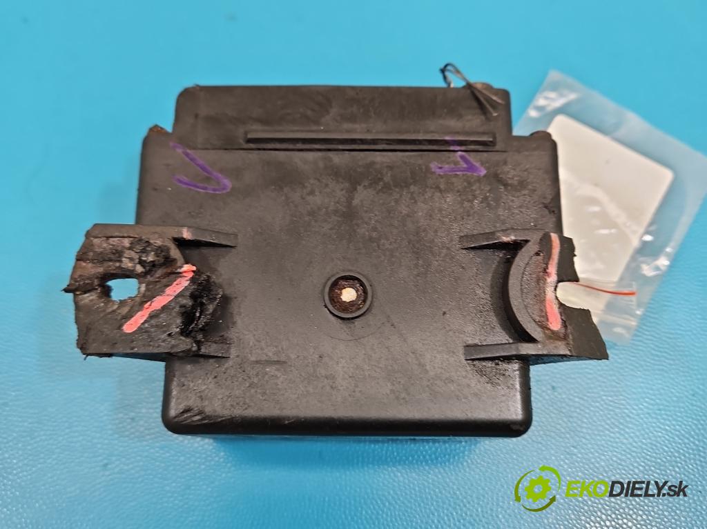 Vw LT II 1996-2006 2.5 tdi 109 HP manual 80 kW 2461 cm3 5- Relé: svíčky: zařicích: 2D0911253 (Relé)