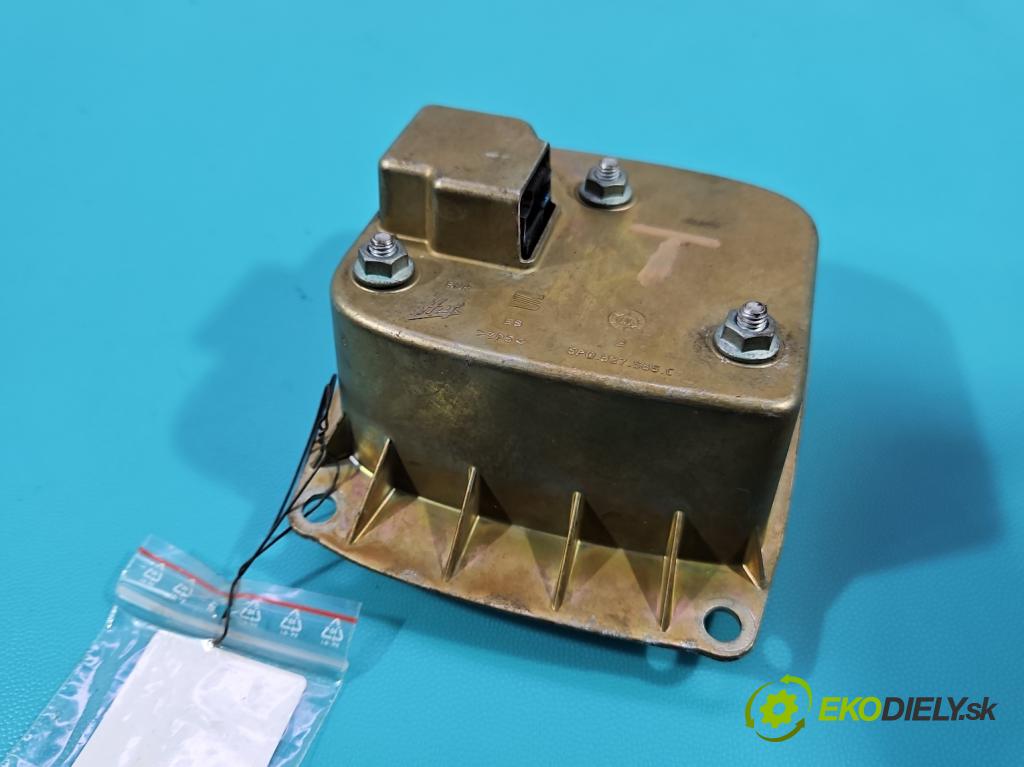 Seat Leon II 2005-2012 1.6 SR 102 HP manual 75 kW 1595 cm3 5- rukoväť kufrové dvere zadné 5P0827565C