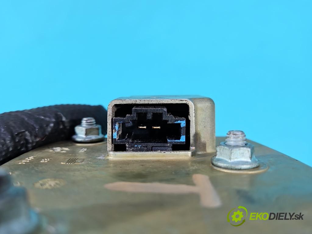 Seat Leon II 2005-2012 1.6 SR 102 HP manual 75 kW 1595 cm3 5- rukoväť kufrové dvere zadné 5P0827565C