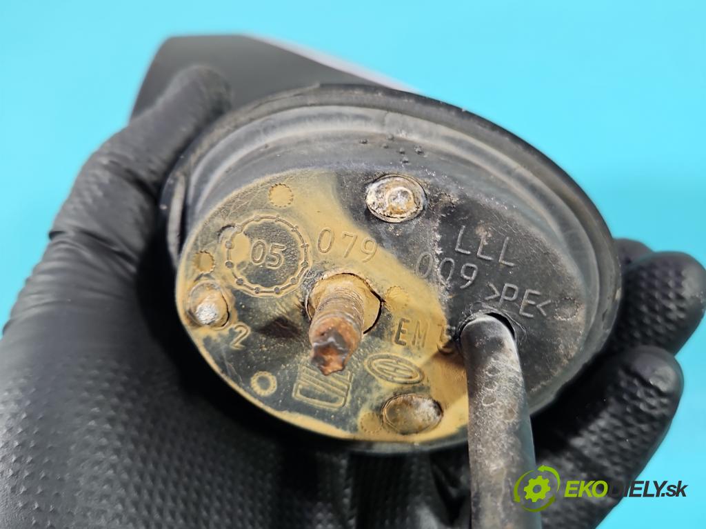 Seat Leon II 2005-2012 1.6 SR 102 HP manual 75 kW 1595 cm3 5- zrkadlo ľavé  (Kľučka dverí ostatné)