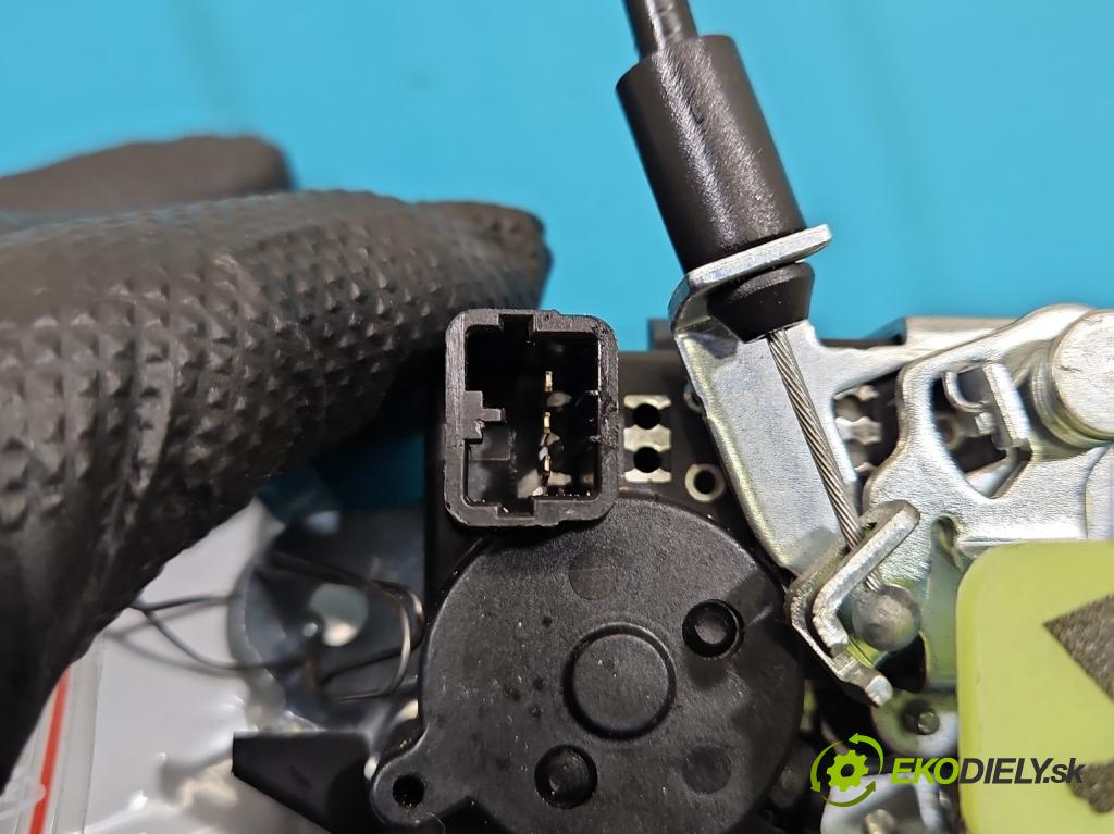 Kia Optima IV 2015-2020 1.6 T-GDI: 180 HP automatic 132.4 kW 1591 cm3 4- zámok kufrové dvere zadné