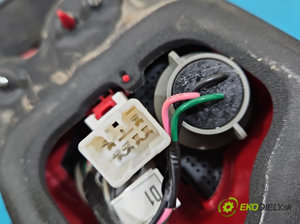 Kia Optima IV 2015-2020 1.6 T-GDI: 180 HP automatic 132.4 kW 1591 cm3 4- svetlo / reflektor zadné ľavé 92401-D4 (Kľučka dverí ostatné)