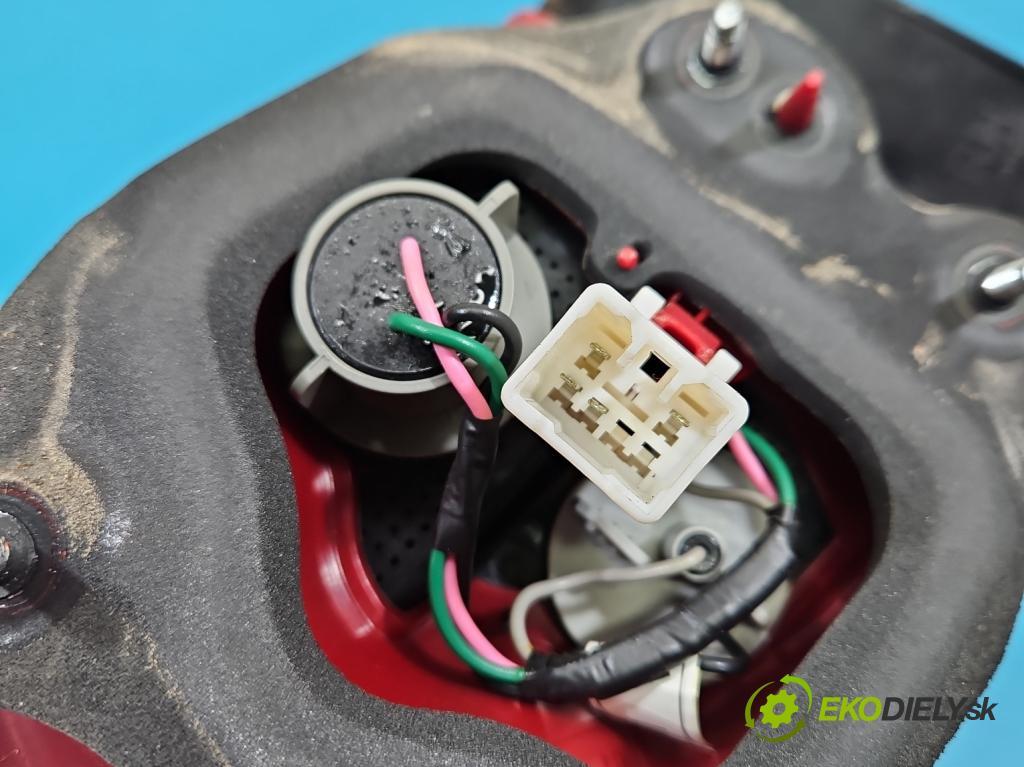 Kia Optima IV 2015-2020 1.6 T-GDI: 180 HP automatic 132.4 kW 1591 cm3 4- svetlo / reflektor zadné pravé  (Kľučka dverí ostatné)